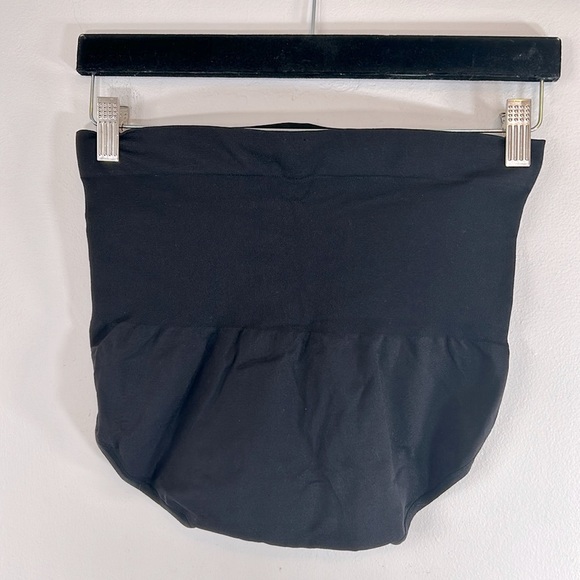 Spanx Red Hot Set Of 2 Light Control Smoothing Size 1X Black & Nude Panties - Picture 4 of 12